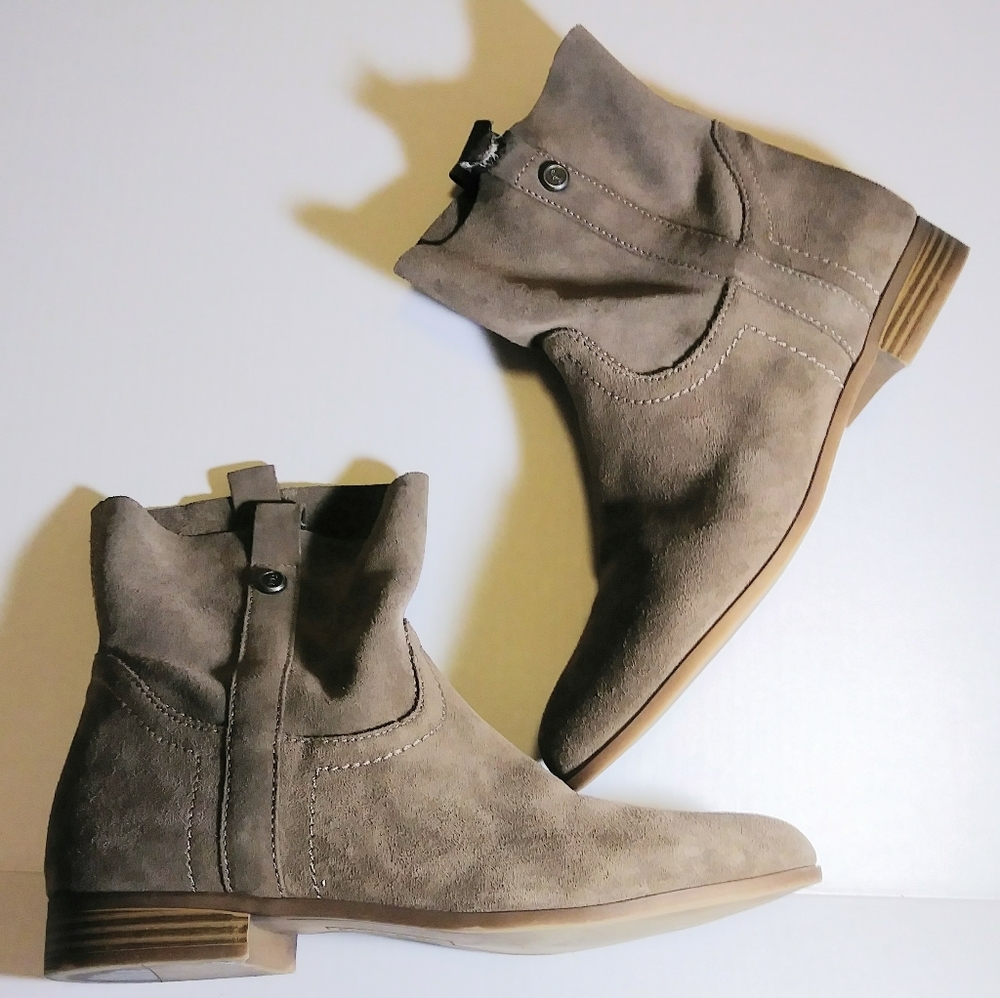 ✨FRYE✨CHELSEA ANKLE BOOT SUEDE SLIP ON SIZE 10M